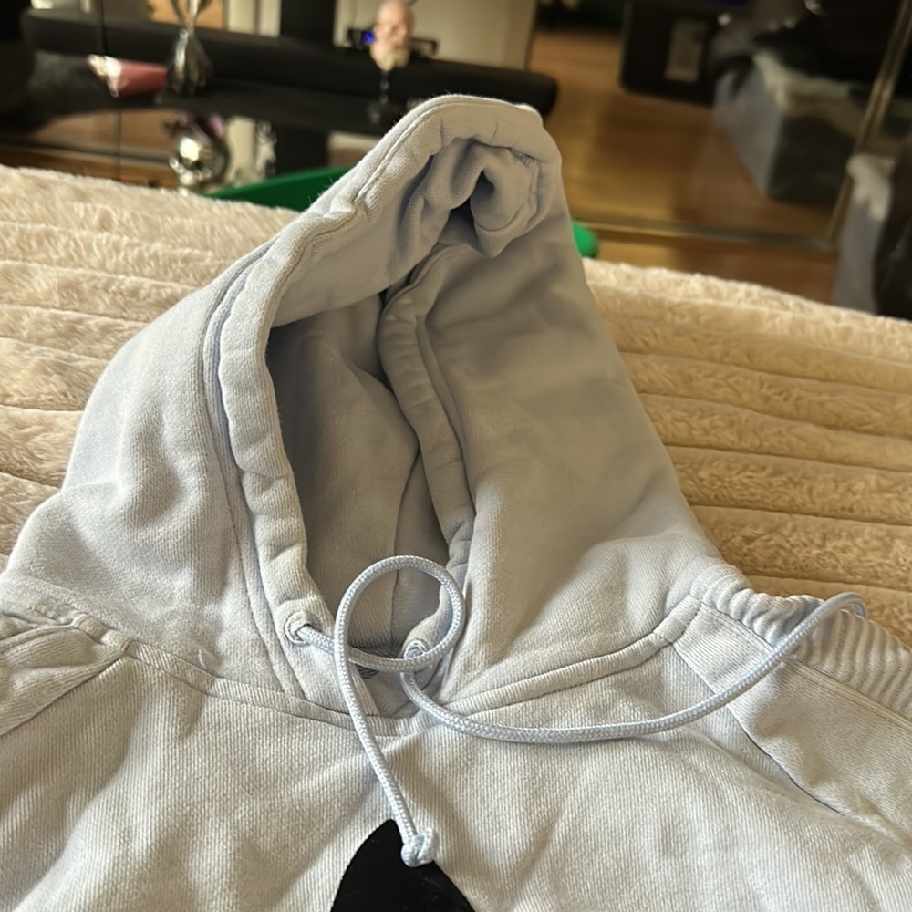 Size large Adidas cropped hoodie - Picture 4 of 6